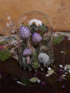 Terrarium pendant with mushrooms