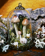 Load image into Gallery viewer, Terrarium pendant with mushrooms
