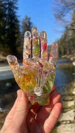 Laden Sie das Bild in den Galerie-Viewer, Palmistry Hand „sunkissed“
